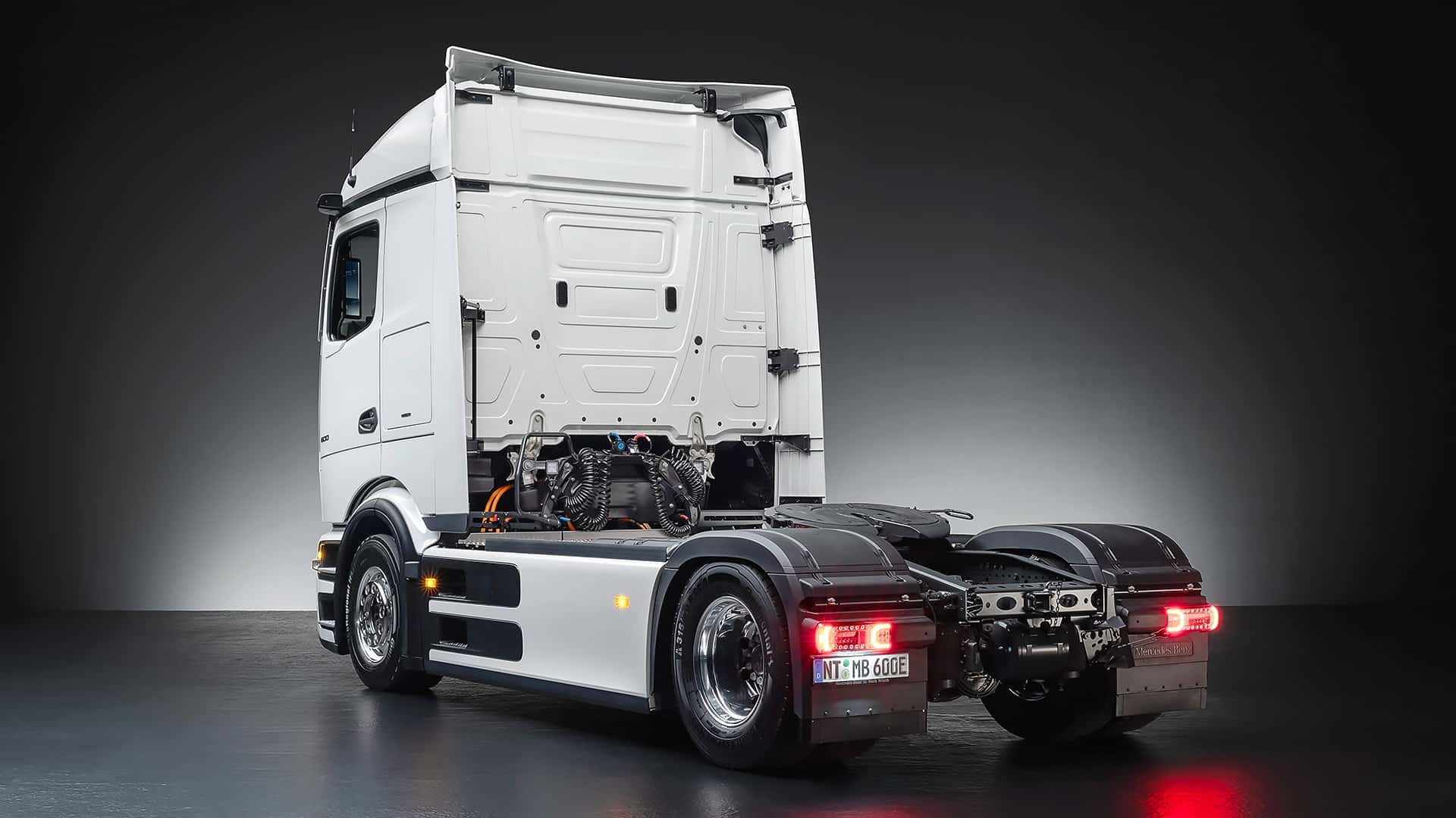 mercedes-benz-eactros-600-2024 (4).jpg